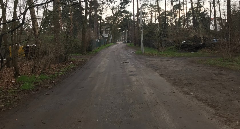 Na budowę dróg brakuje ponad 6,5 mln. Będzie na kredyt? 