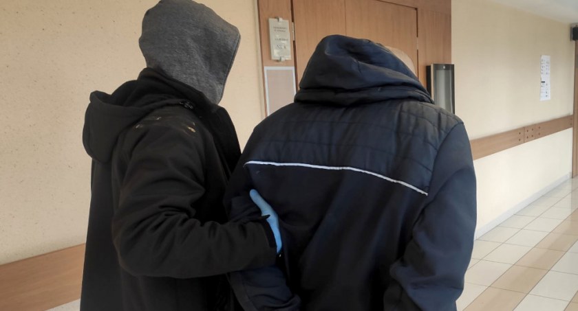 38-latek chciał przekupić policjantów, by uniknąć kary