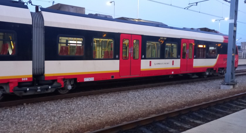 Pociąg SKM do Otwocka skierowany na niewłaściwy tor