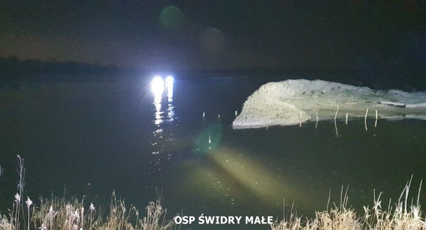Karczew. 7 osób utknęło na wyspie na Wiśle