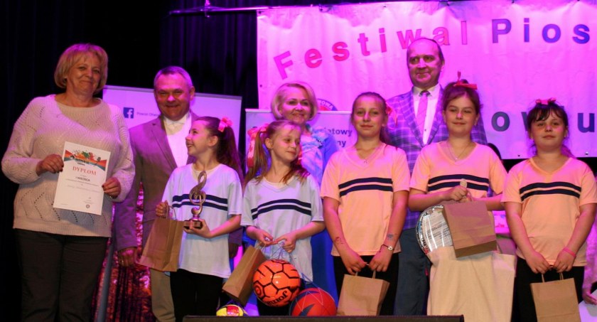 Zespół z Siedzowa zwycięzcą powiatowego Festiwalu Piosenki o Zdrowiu 