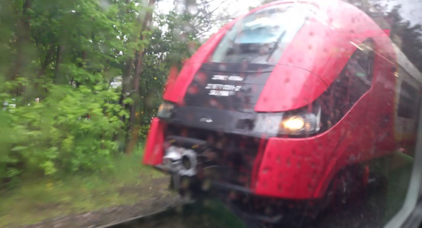 Utrudnienia w kursowaniu pociągów na linii otwockiej - wypadek