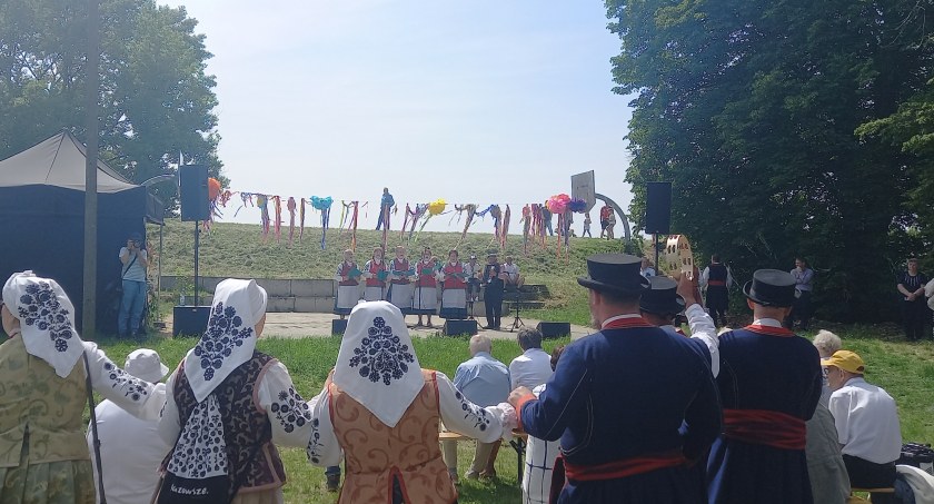 Barwne Zielone Świątki w Nadbrzeżu