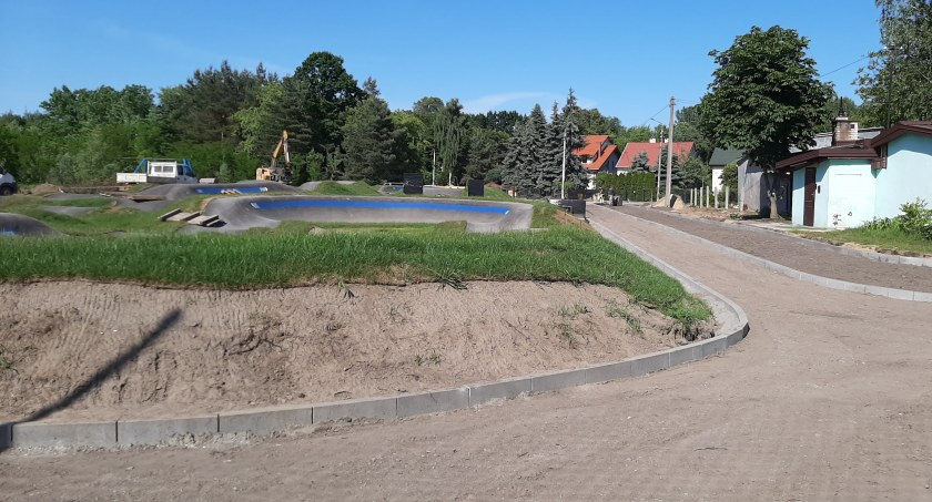 Środki na pumptrack z wolnej ręki