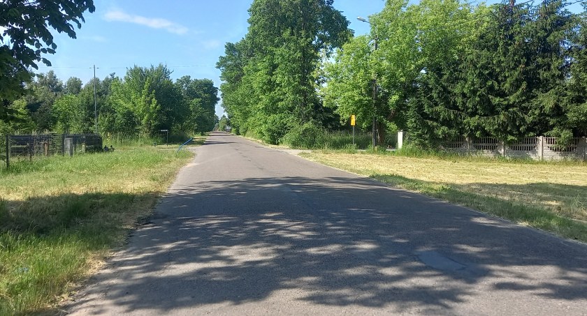 Jedno auto wjechało w tył drugiego – sprawca pijany i z narkotykami