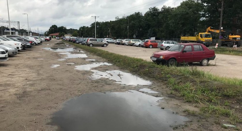 Kiedy przerwą wały na parkingu przy PKP na Warszawskiej?