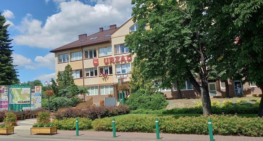 RIO unieważniła uchwałę Rady Miejskiej w Karczewie o braku absolutorium dla burmistrza