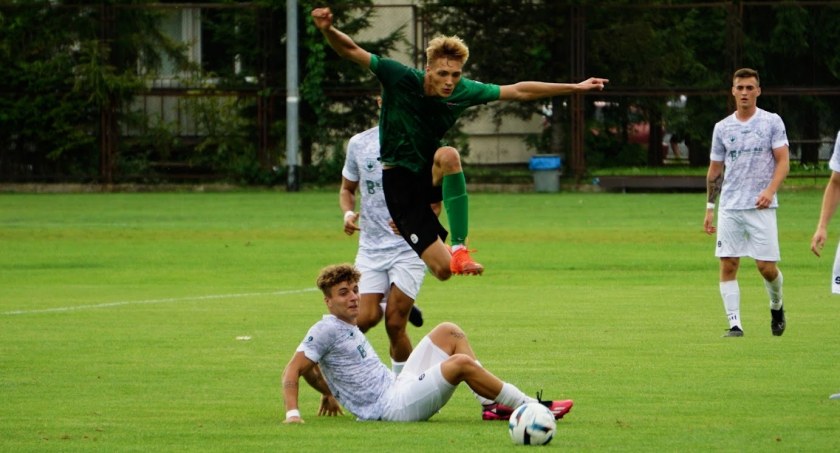Józefovia wróciła z Błonia z bagażem trzech goli
