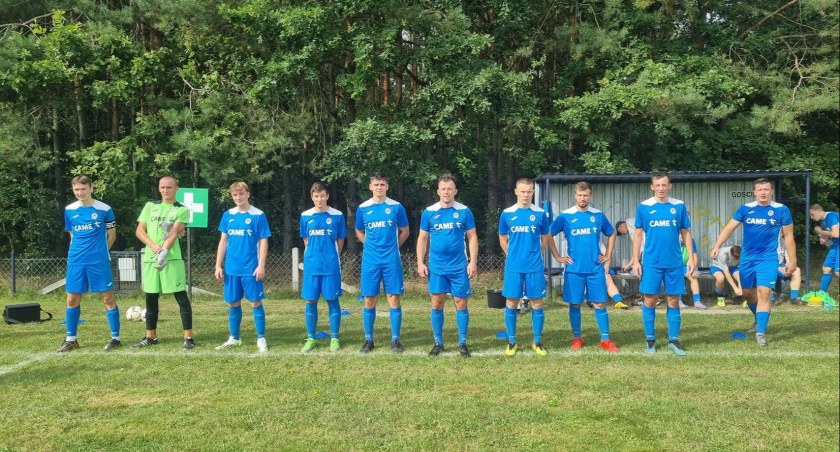 Sokół Kołbiel wygrywa z OKS w B klasie