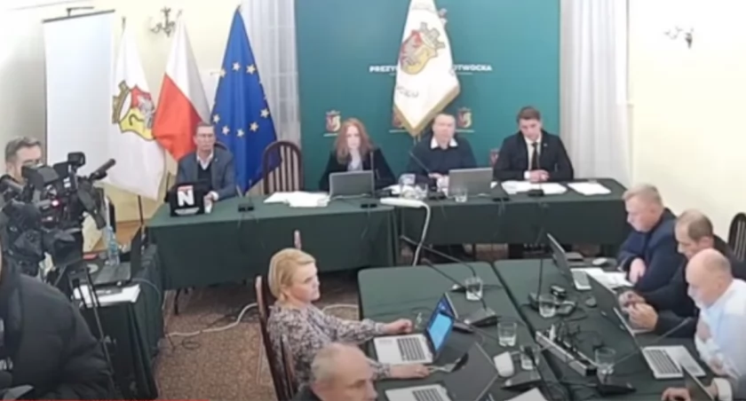 Sto milionów nie dla Otwocka, przez  PiS i Konfederacje klepnięte jutro ma być... 