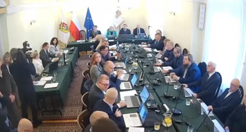 Radny Piętka skarży uchwałę Rady Miasta Otwocka dotyczącą prowadzenia wspólnej instytucji kultury