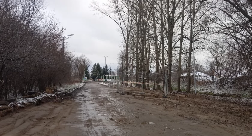 Karczew. Postępy w budowie drogi na Mazura i Moczydło