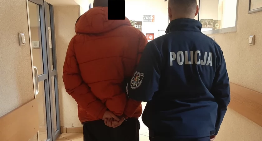 Pijany kierowca usiłował przekupić policjantów 10 tys. zł