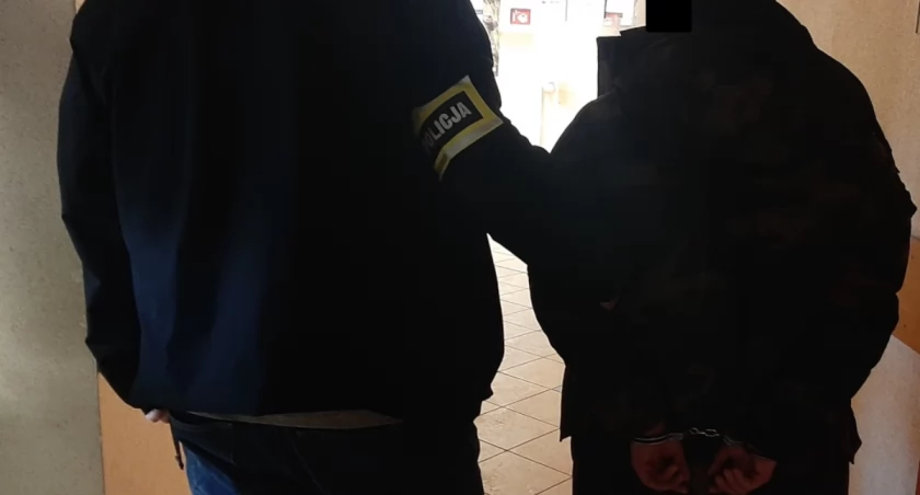 Zatrzymanie 23-latka po kradzieży rozbójniczej w Otwocku