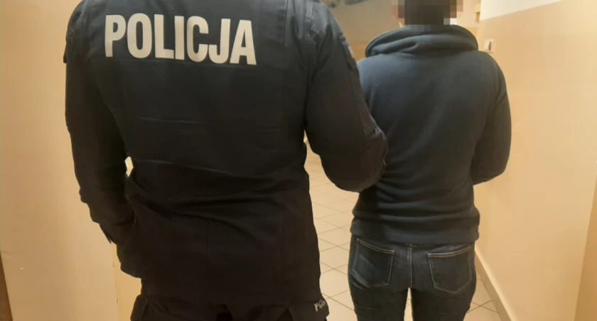 44-latka zatrzymana za dilowanie wśród nieletnich