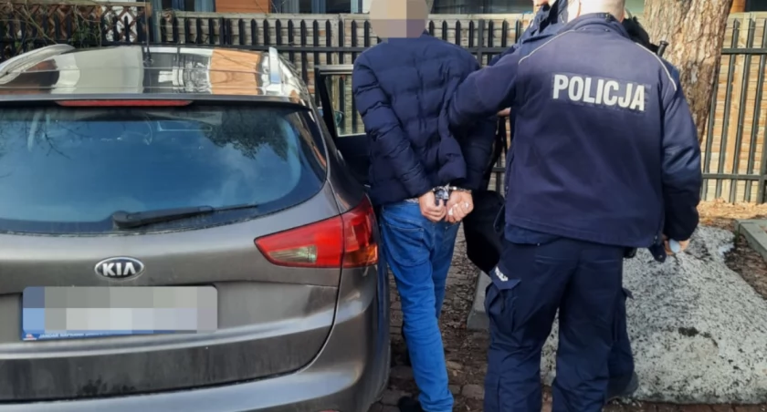 Mieszkanka Józefowa straciła ponad 50 tys. zł. Oszuści w areszcie.