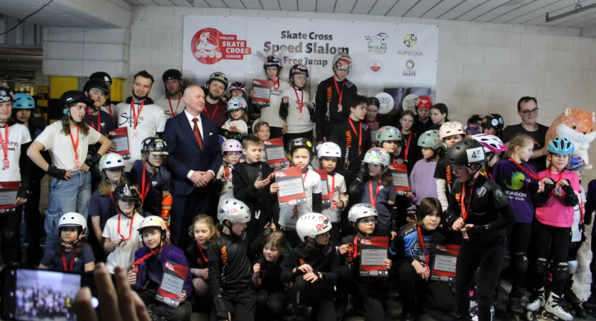 Szybkie zakręty, wielkie zwycięstwa: podsumowanie pierwszej edycji Polish Skate Cross League w naszej społeczności