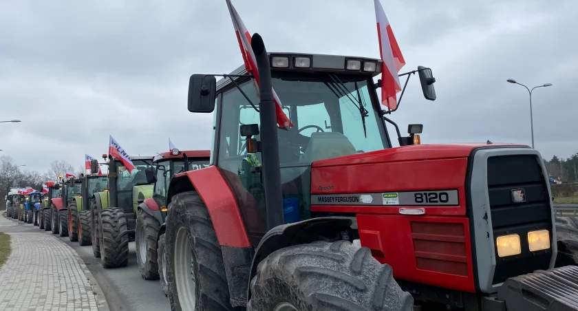 Protest rolników - utrudnienia na węzłach Lubelska i Zakręt