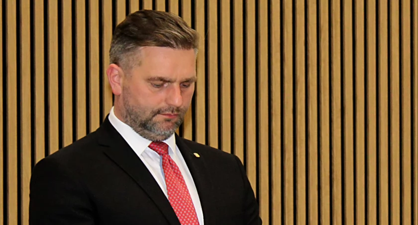 Ile naprawdę zarabiał były wiceprezydent Otwocka?