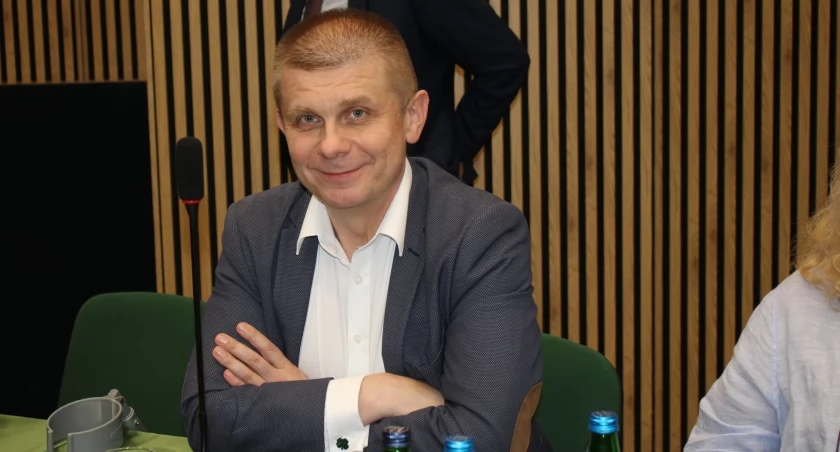Dariusz Grajda zrezygnował z mandatu radnego powiatowego. Kto zostanie radnym?