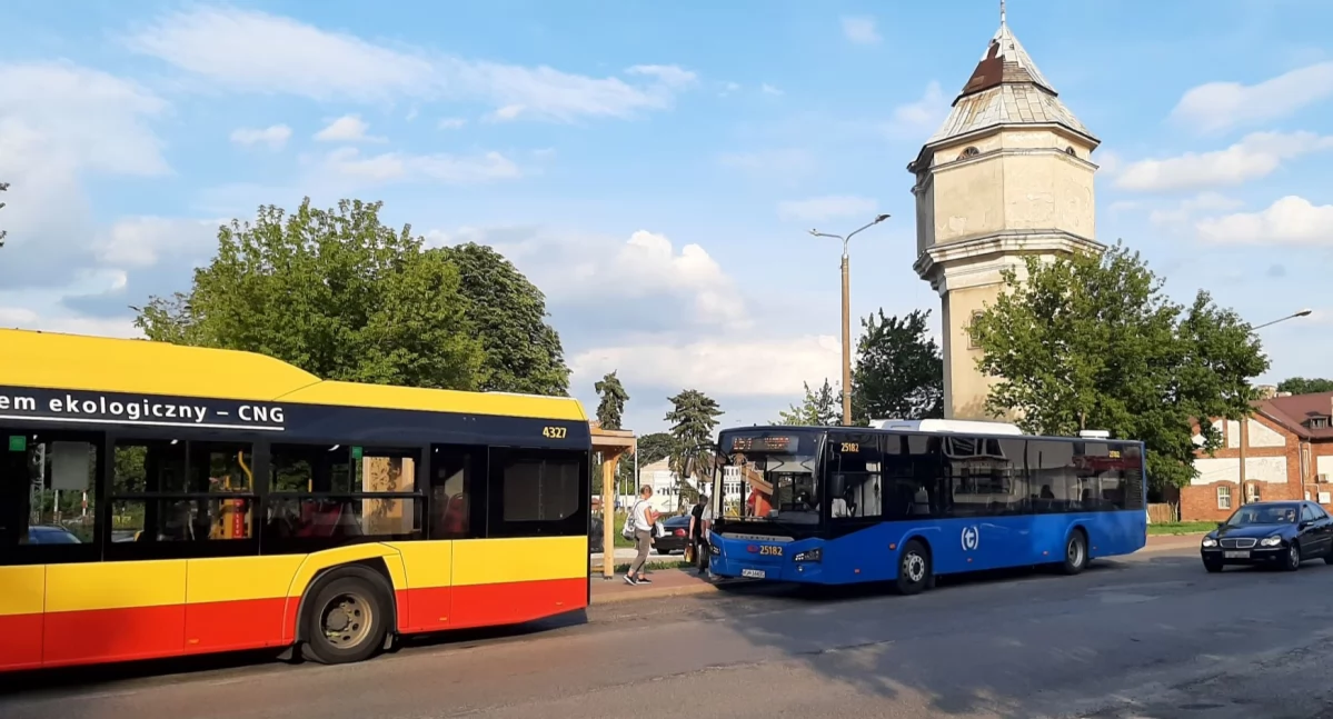Jak zsynchronizowane są środki komunikacji publicznej w powiecie otwockim?