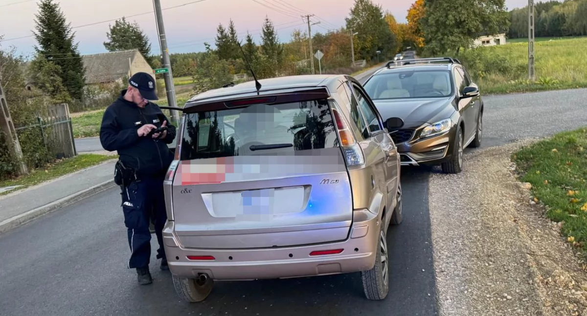 Pijany kierowca bez uprawnień zatrzymany przez policjanta po służbie