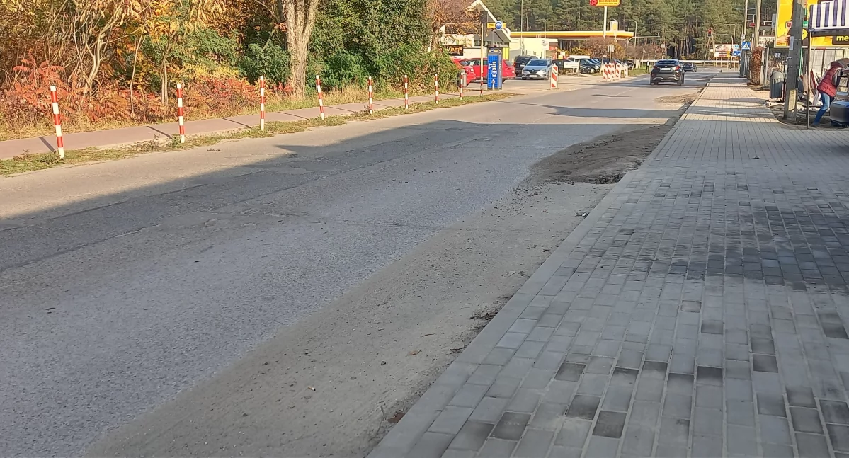 Karczew. Wjazd na Ługi i przystanek w remoncie