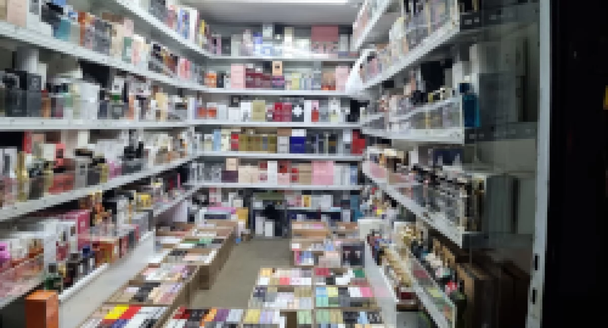 Podróbki perfum za 5 mln zł – pięć osób zatrzymanych przez otwocką policję