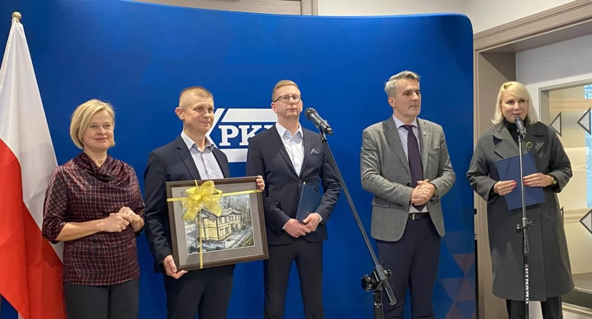 Zmodernizowany budynek dworca kolejowego w Celestynowie otwarty dla pasażerów