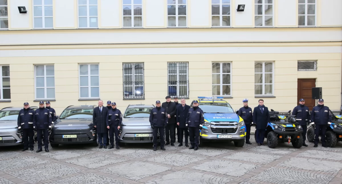 Otwoccy policjanci z nowym sprzętem do monitorowania środowiska