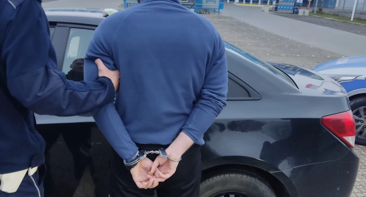 Poszukiwany przez Interpol diler narkotyków zatrzymany przez otwockich policjantów