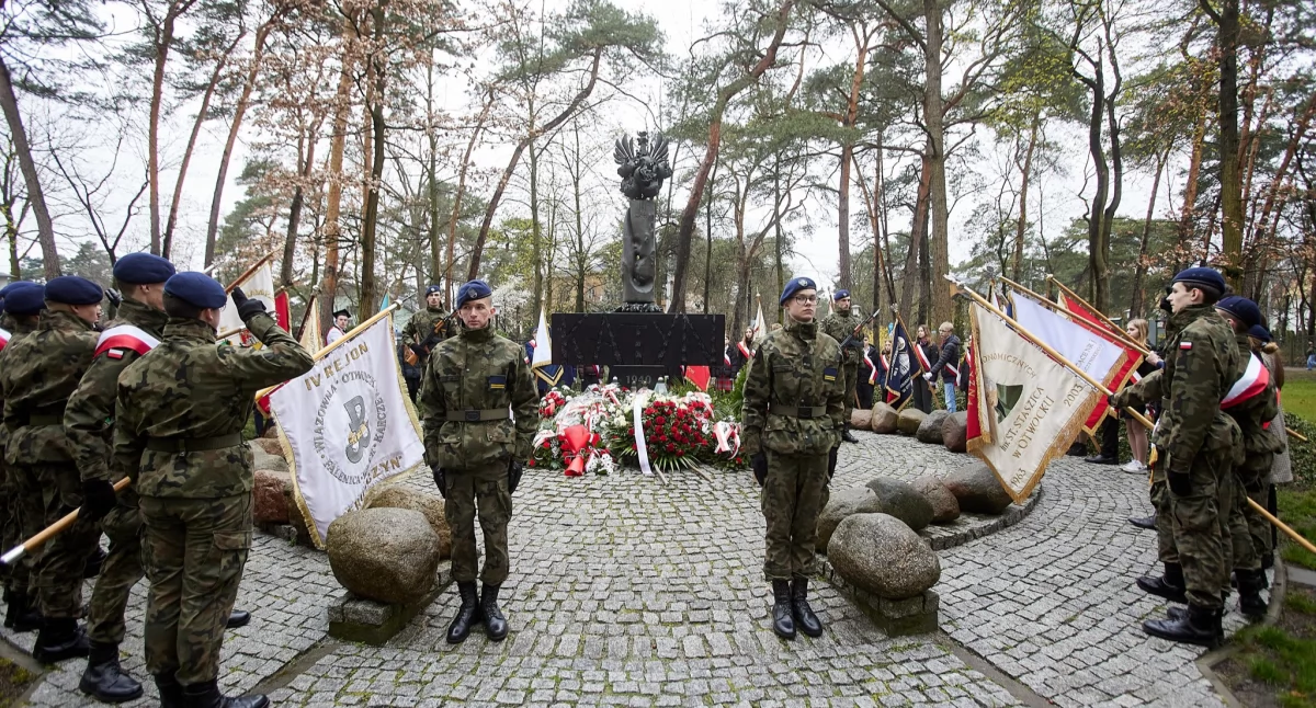 Otwock. Obchody 85. rocznicy zbrodni katyńskiej z udziałem młodzieży