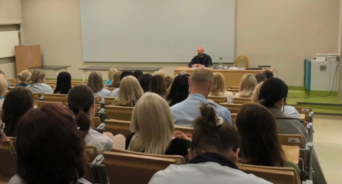 Policjanci szkolili personel szpitala im. prof. Adama Grucy w Otwocku, jak radzić sobie z agresją pacjentów