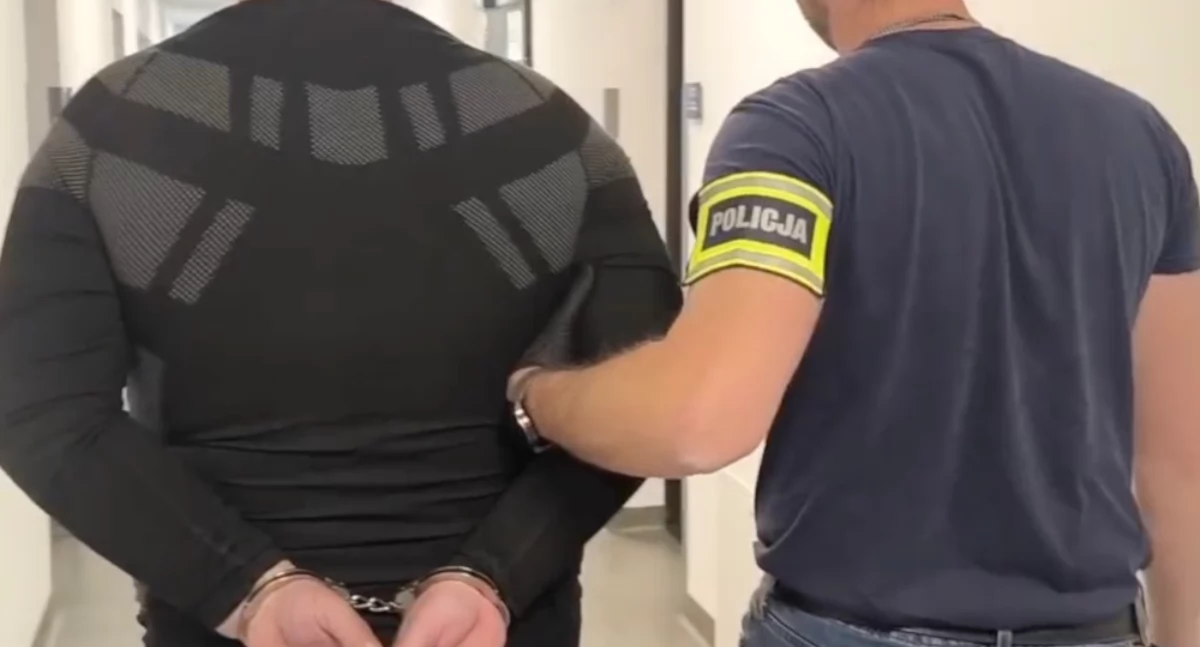 Agresywny mężczyzna zatrzymany w otwockim szpitalu przez policję. Groził personelowi, demolował recepcję
