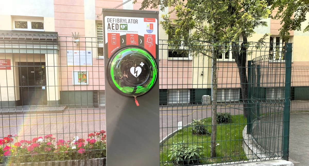 Defibrylatory w Józefowie – każdy może pomóc ratować życie!