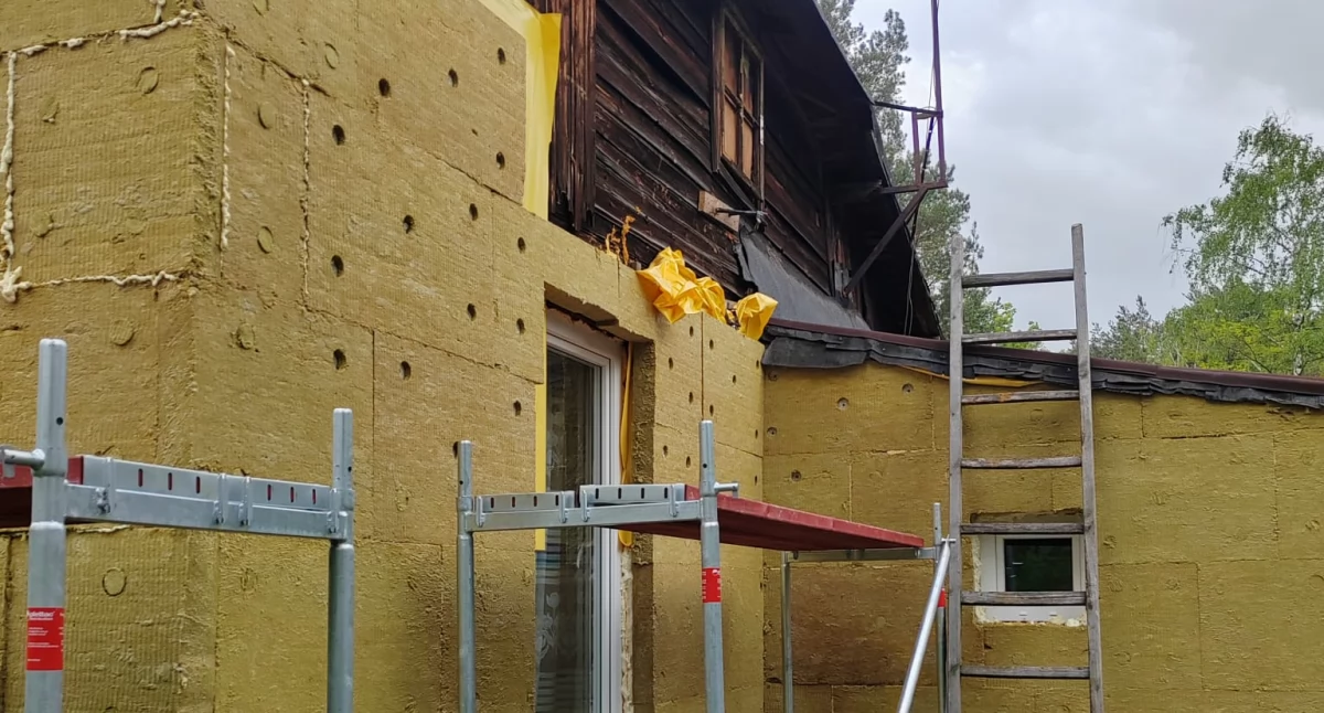 Nasze realizacje: termomodernizacja starego, drewnianego budynku w Otwocku