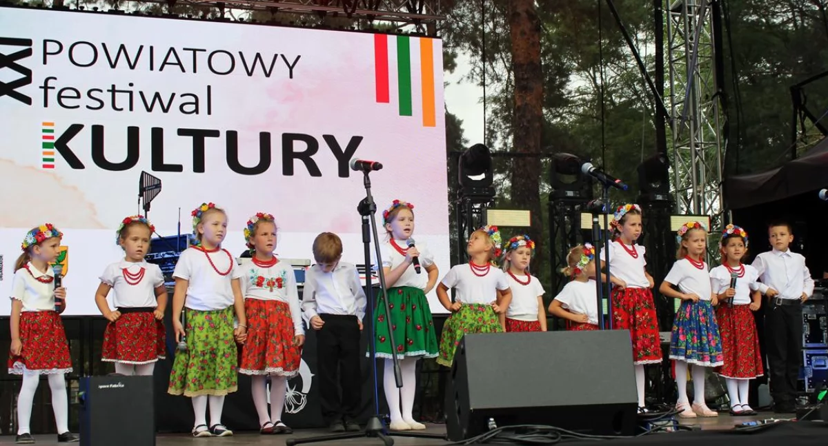 XXI Powiatowy Festiwal Kultury w Otwocku – ludowe tradycje i rap na jednej scenie