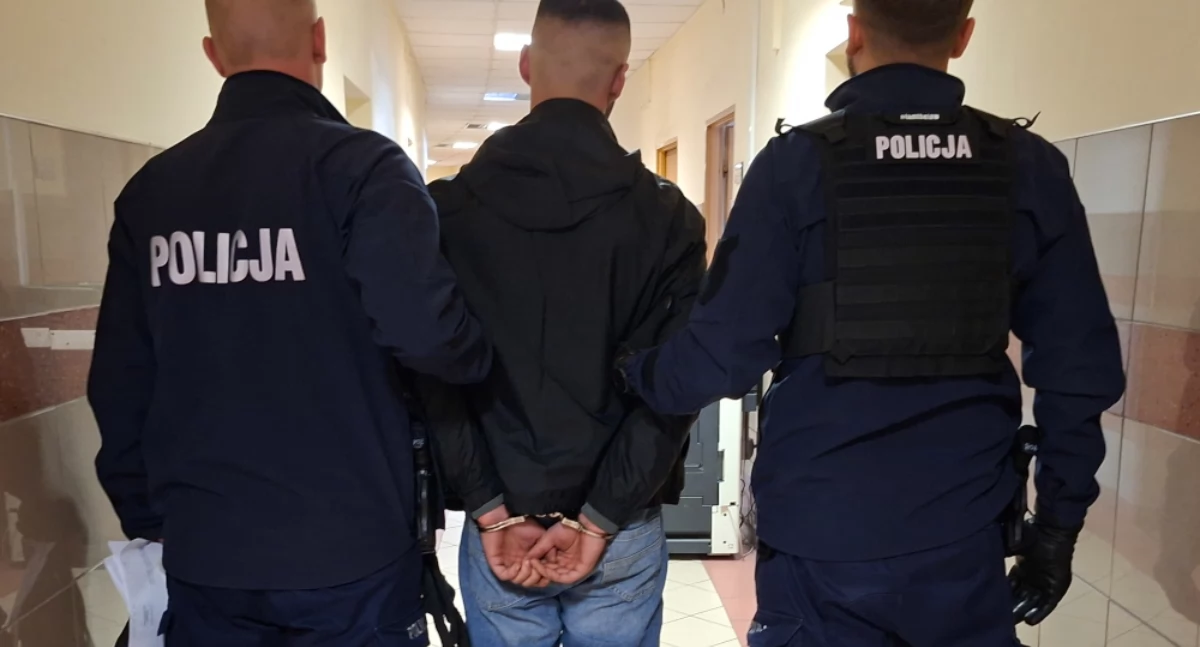 Policyjny pościg zakończony w Otwocku. 25-latek pod wpływem alkoholu z trzema zakazami prowadzenia auta trafił do aresztu