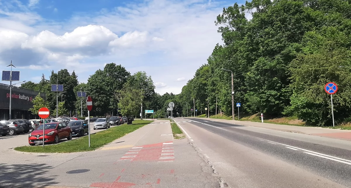 Modernizacja dróg w centrum Wiązowny. Ruszają remonty, kierowców czekają kilkumiesięczne utrudnienia