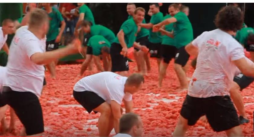 Pomidorowa bitwa w deszczu