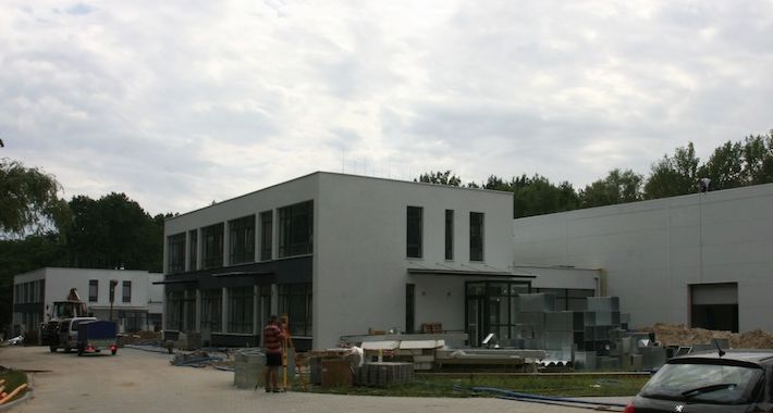  Lasek z oknem na świat za 44 mln