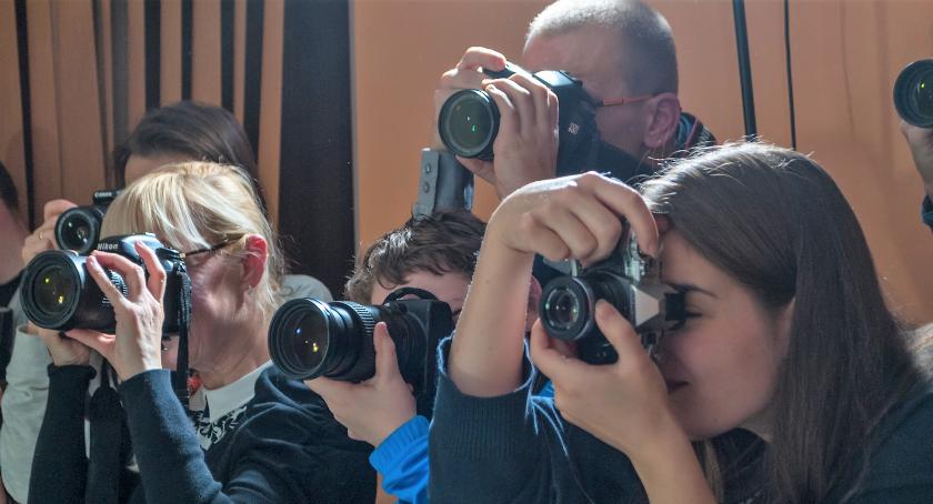 Rok z aparatem: wystawa prac Sekcji Fotograficznej GOK Wiązowna