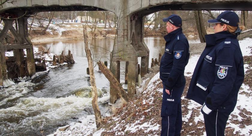 Otwockich wagarowiczów pilnują policjanci