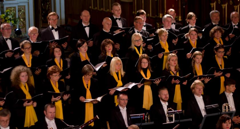 Koncert z cyklu “Mazowsze w Koronie” w Wiązownie