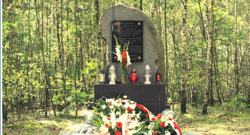 Uroczystość ku czci leśników Nowakowskich