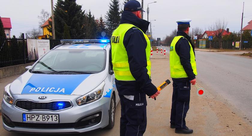 Duży nadmiar pasażerów w busie