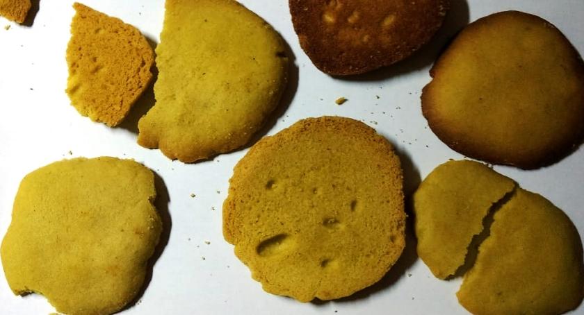 Za ciastka (i susz) do aresztu