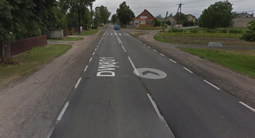 Mieszkańcy Dziecinowa walczą o chodnik przy DW801