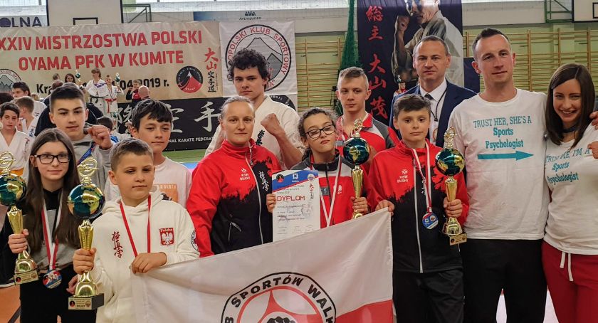 Czworo mistrzów Polski z KSW Bushi