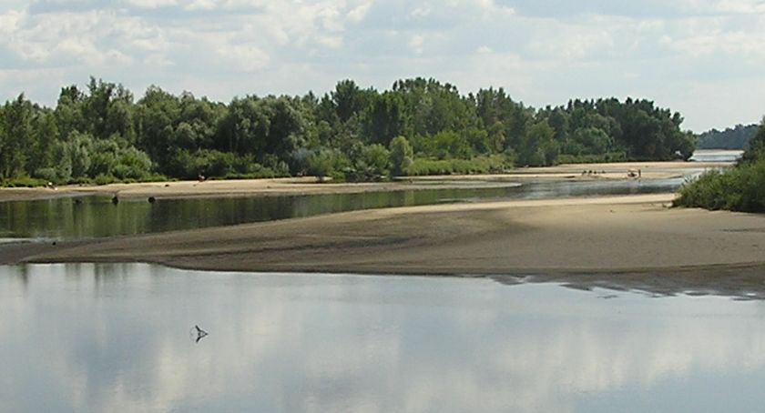 Zachód słońca i gwiazdy nad Wisłą